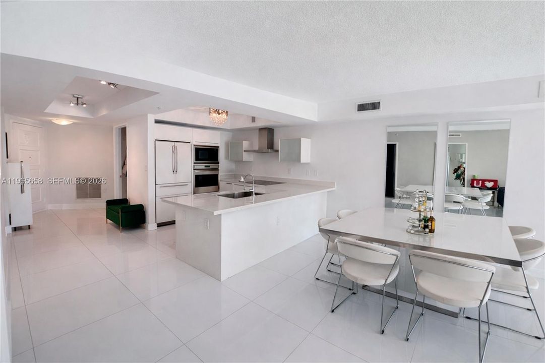 En Venta: $819,000 (3 camas, 2 baños, 1648 Pies cuadrados)