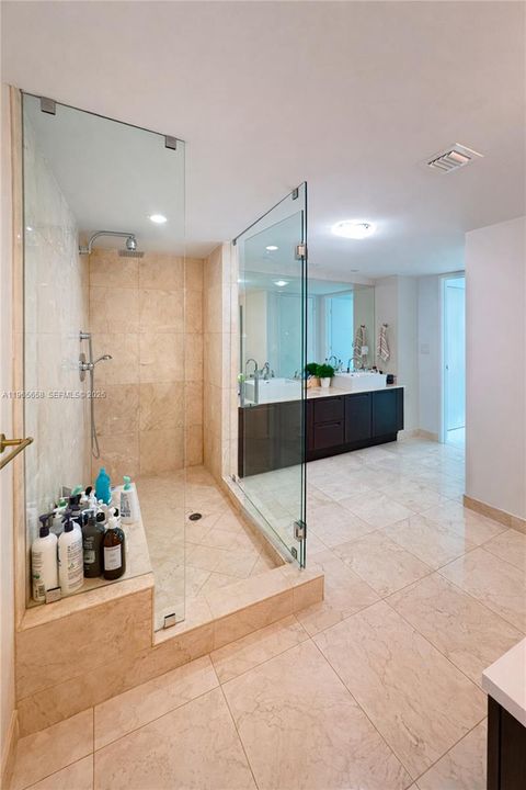 En Venta: $819,000 (3 camas, 2 baños, 1648 Pies cuadrados)