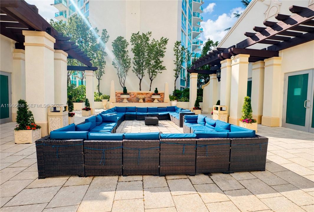 En Venta: $819,000 (3 camas, 2 baños, 1648 Pies cuadrados)