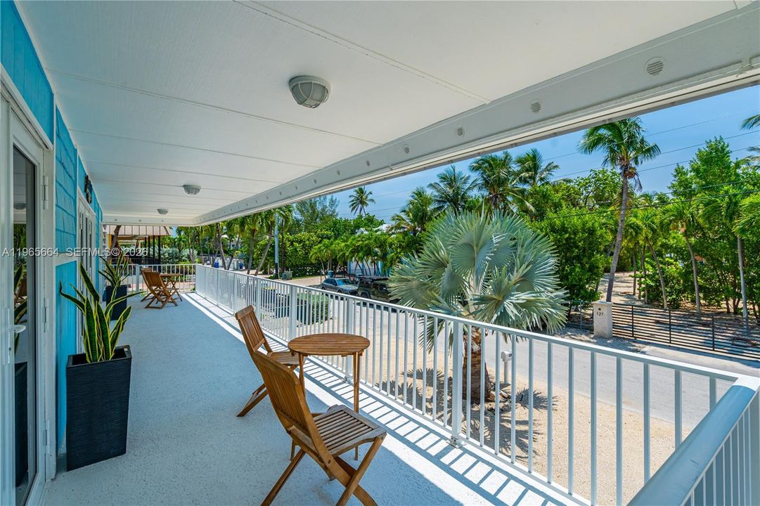 For Sale: $1,499,999 (3 beds, 3 baths, 1786 Square Feet)
