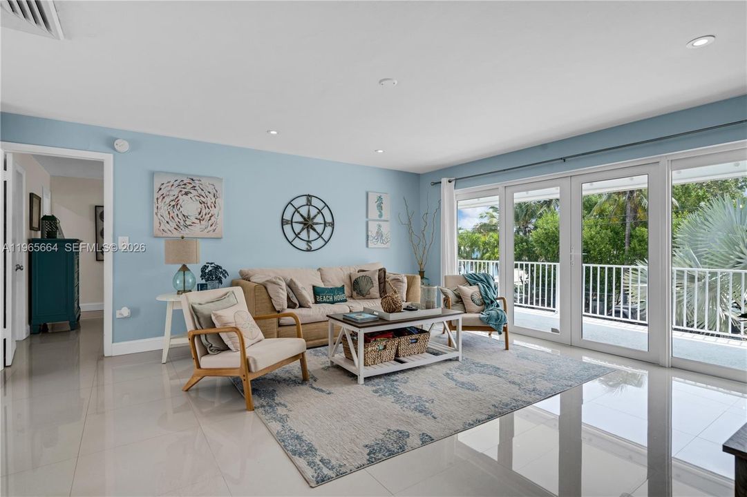 For Sale: $1,499,999 (3 beds, 3 baths, 1786 Square Feet)