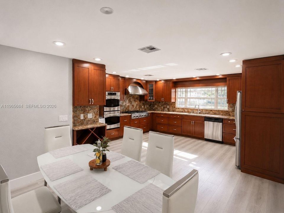En Renta: $8,900 (4 camas, 3 baños, 2471 Pies cuadrados)