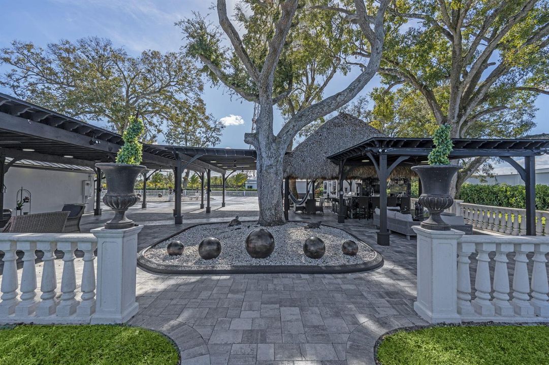 42-web-or-mls-A7406787