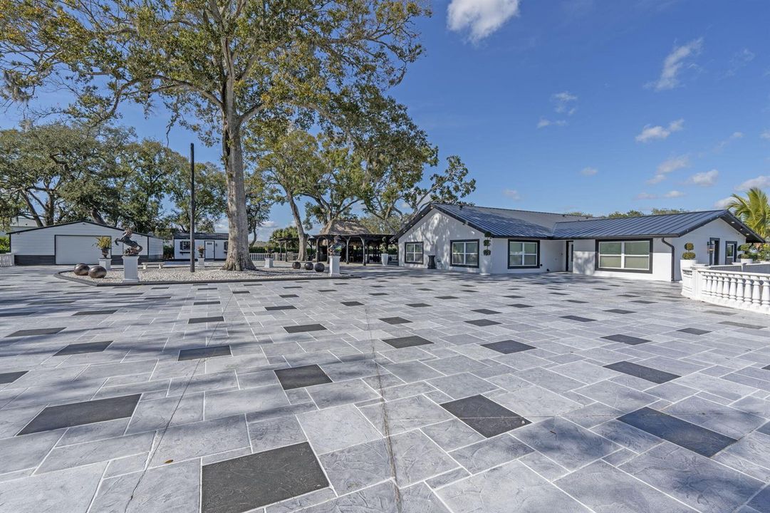 54-web-or-mls-A7406813