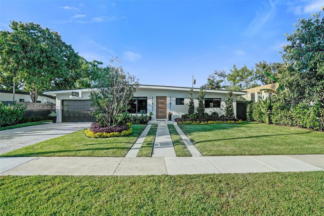 Active With Contract: $1,650,000 (5 beds, 3 baths, 2270 Square Feet)