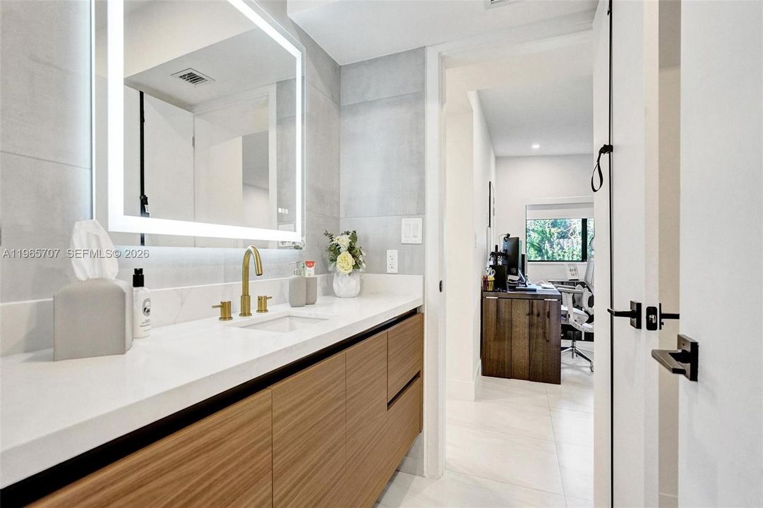 Active With Contract: $1,650,000 (5 beds, 3 baths, 2270 Square Feet)