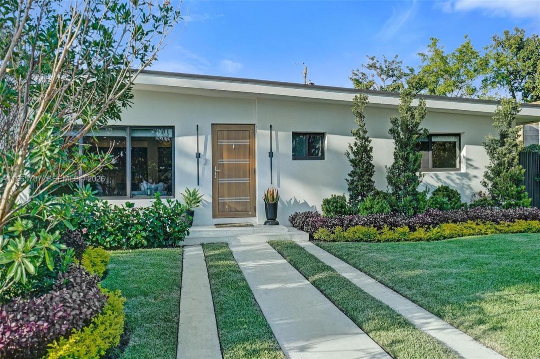 Active With Contract: $1,650,000 (5 beds, 3 baths, 2270 Square Feet)