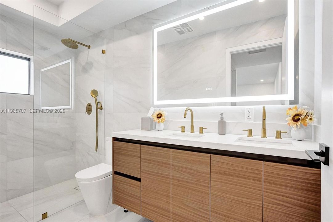 Active With Contract: $1,650,000 (5 beds, 3 baths, 2270 Square Feet)