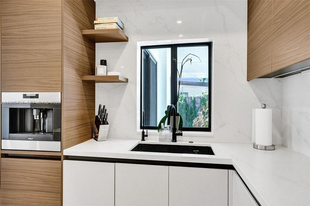 Active With Contract: $1,650,000 (5 beds, 3 baths, 2270 Square Feet)