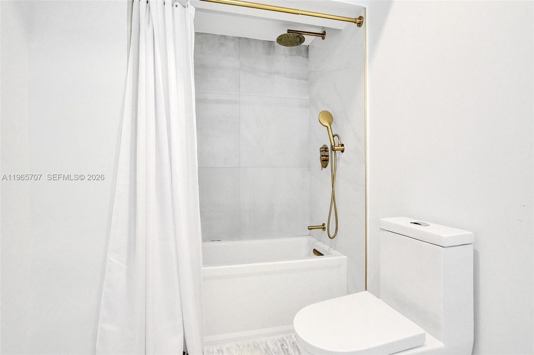 Active With Contract: $1,650,000 (5 beds, 3 baths, 2270 Square Feet)