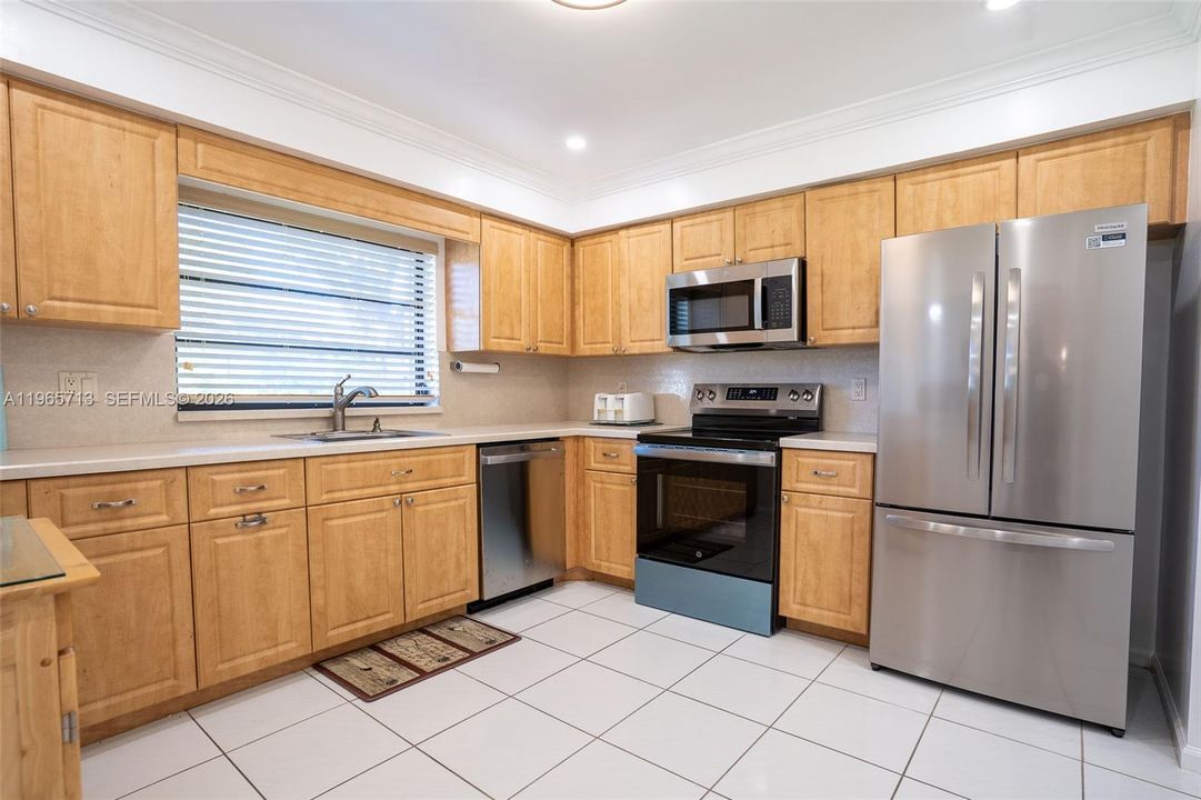 For Sale: $260,000 (2 beds, 2 baths, 1400 Square Feet)