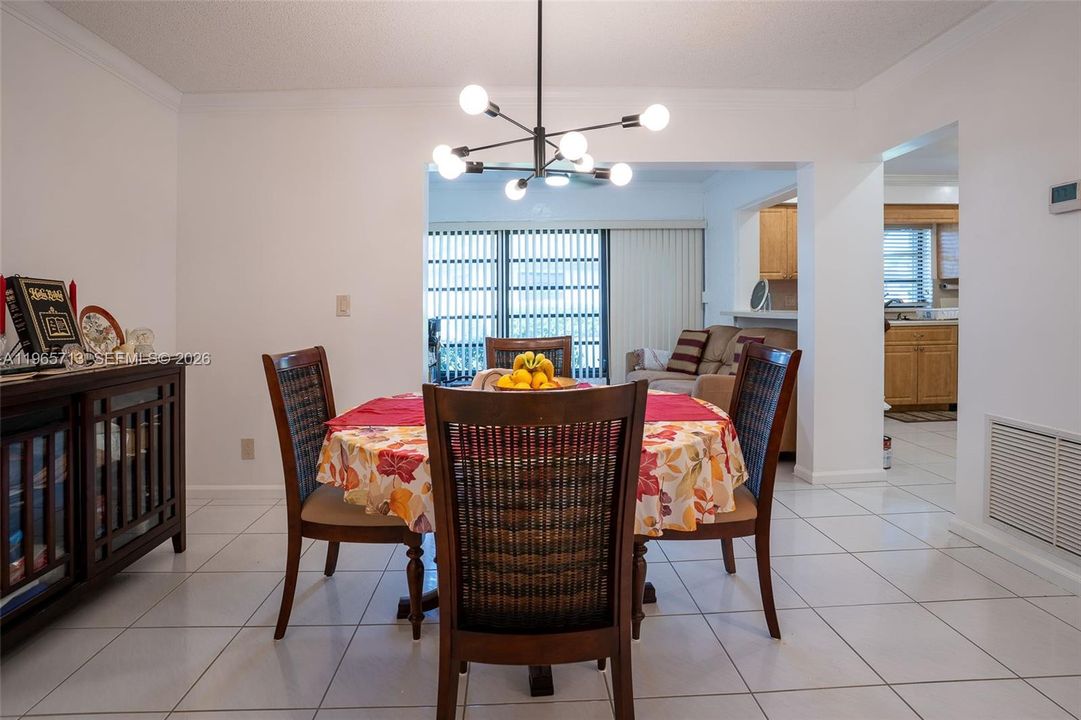 For Sale: $260,000 (2 beds, 2 baths, 1400 Square Feet)