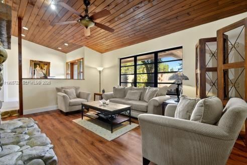 For Sale: $1,465,000 (3 beds, 2 baths, 2532 Square Feet)