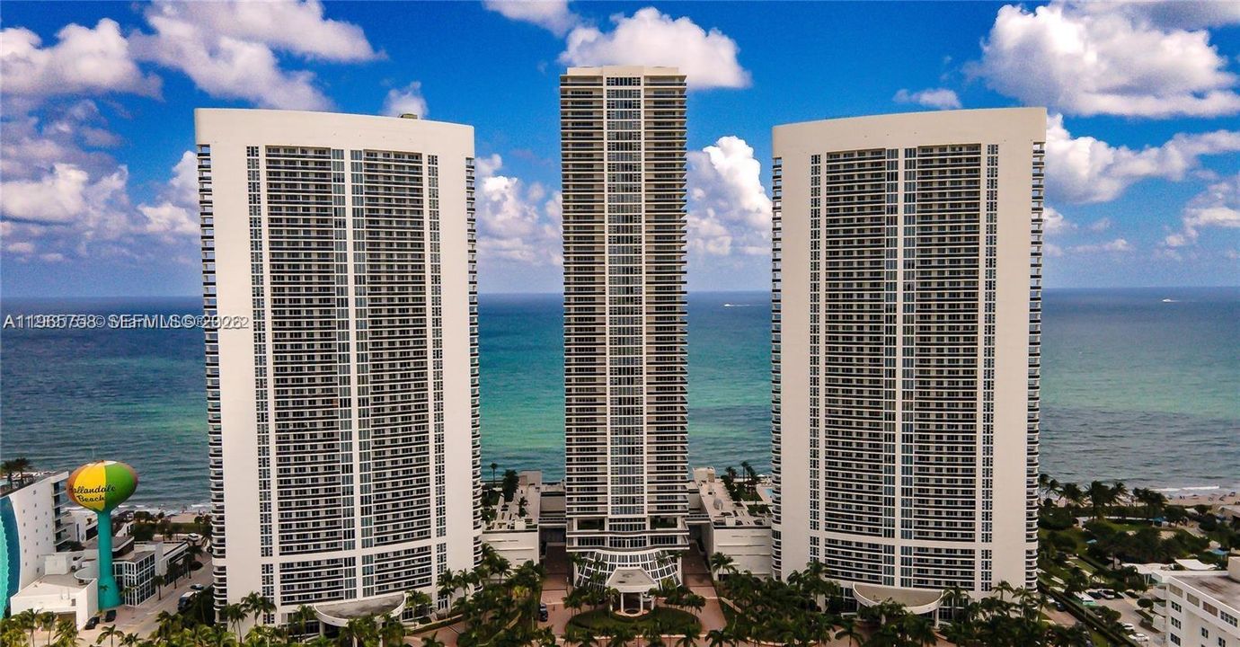 For Sale: $640,000 (2 beds, 1 baths, 1086 Square Feet)