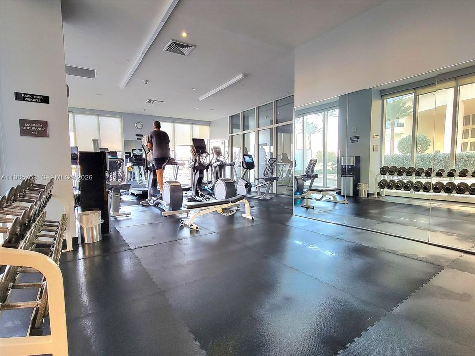 For Sale: $640,000 (2 beds, 1 baths, 1086 Square Feet)