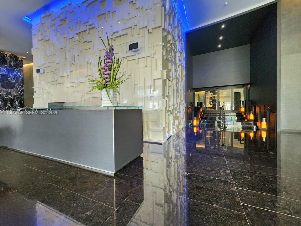 For Sale: $640,000 (2 beds, 1 baths, 1086 Square Feet)