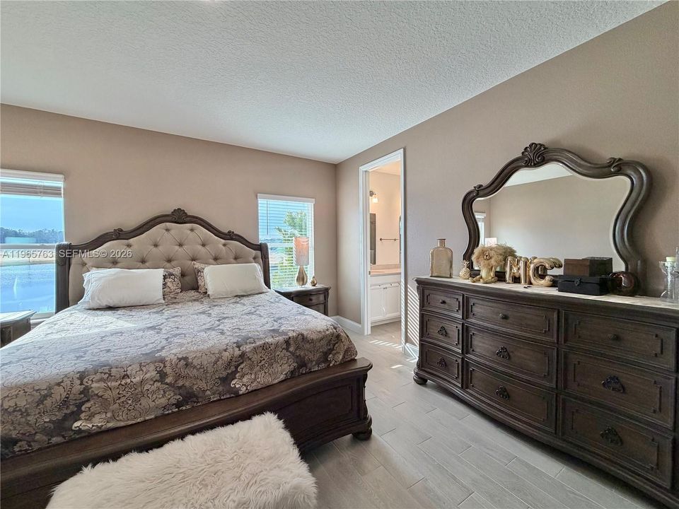 For Sale: $598,000 (4 beds, 2 baths, 2300 Square Feet)