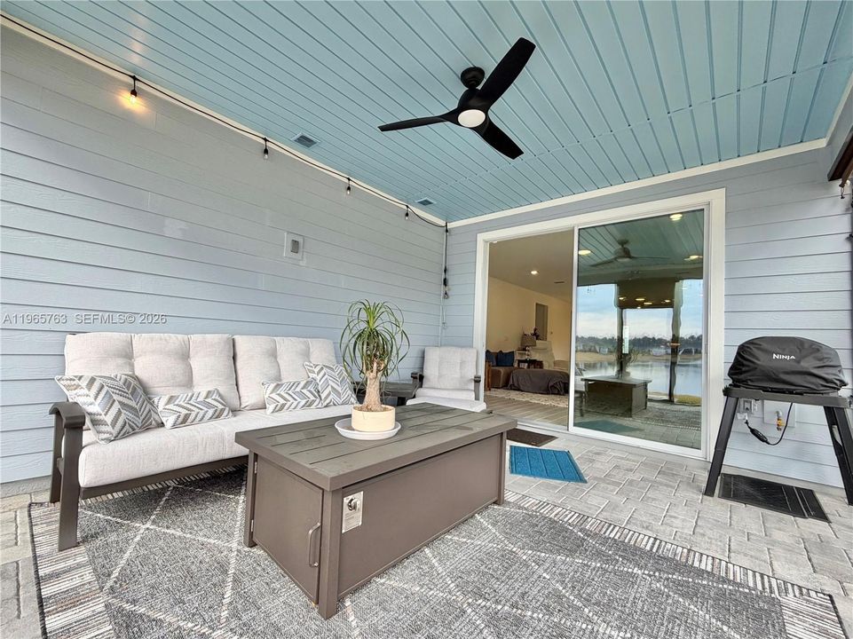 For Sale: $598,000 (4 beds, 2 baths, 2300 Square Feet)