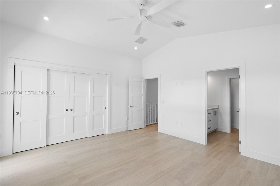 Vendido Recientemente: $1,499,000 (3 camas, 3 baños, 1680 Pies cuadrados)