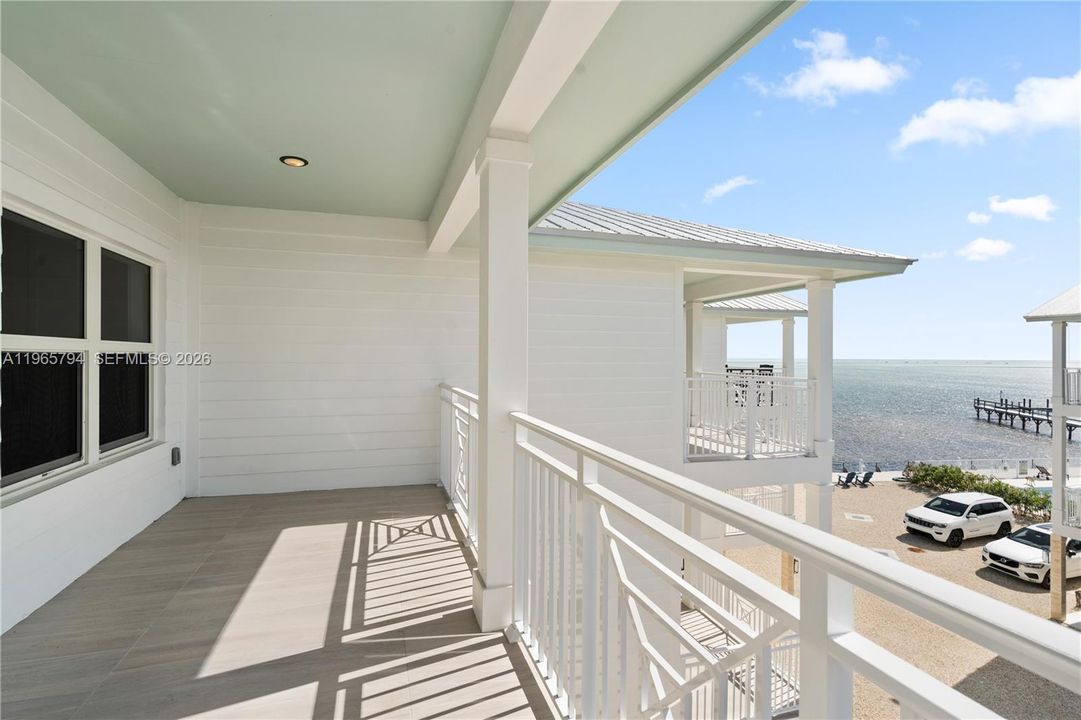 Vendido Recientemente: $1,499,000 (3 camas, 3 baños, 1680 Pies cuadrados)
