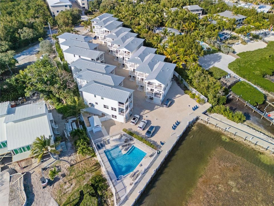 Vendido Recientemente: $1,499,000 (3 camas, 3 baños, 1680 Pies cuadrados)