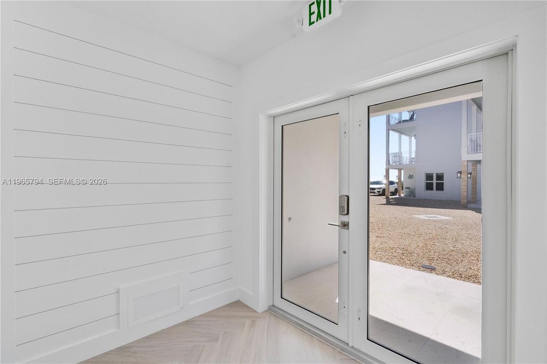Vendido Recientemente: $1,499,000 (3 camas, 3 baños, 1680 Pies cuadrados)