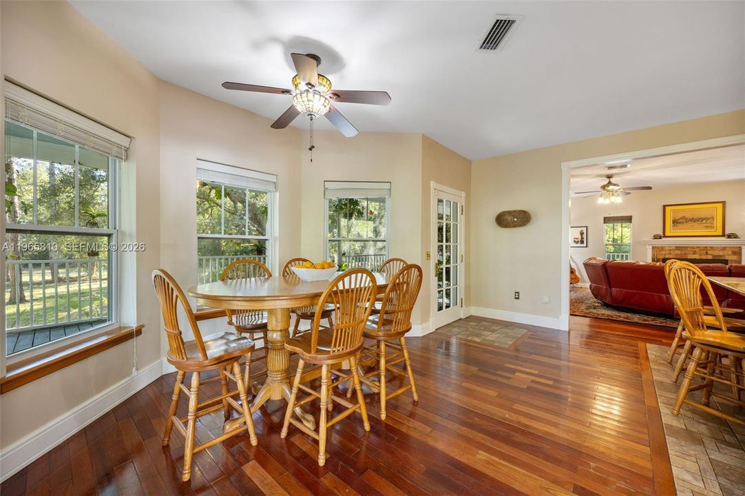 Recently Sold: $988,910 (4 beds, 3 baths, 3499 Square Feet)
