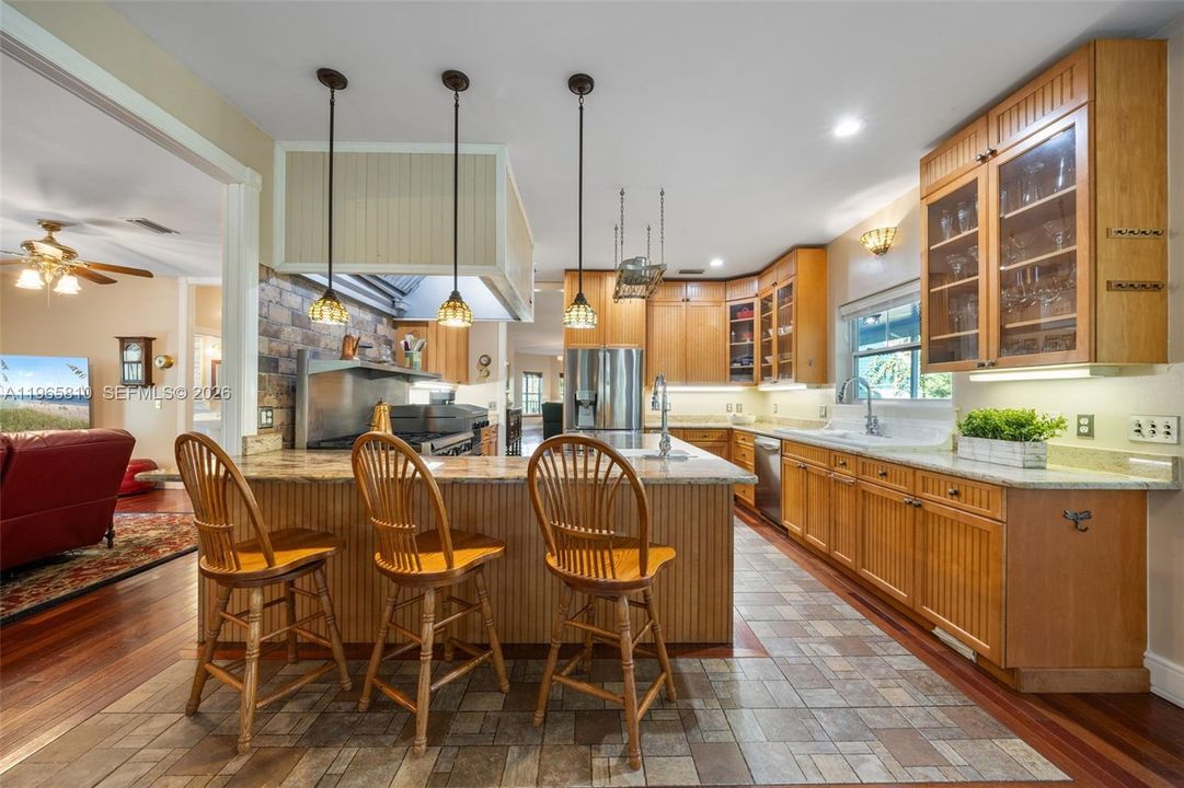 Recently Sold: $988,910 (4 beds, 3 baths, 3499 Square Feet)