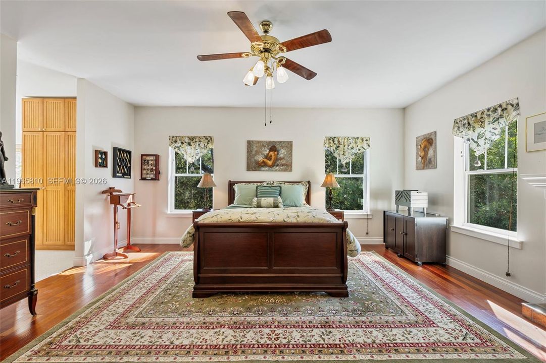 Recently Sold: $988,910 (4 beds, 3 baths, 3499 Square Feet)
