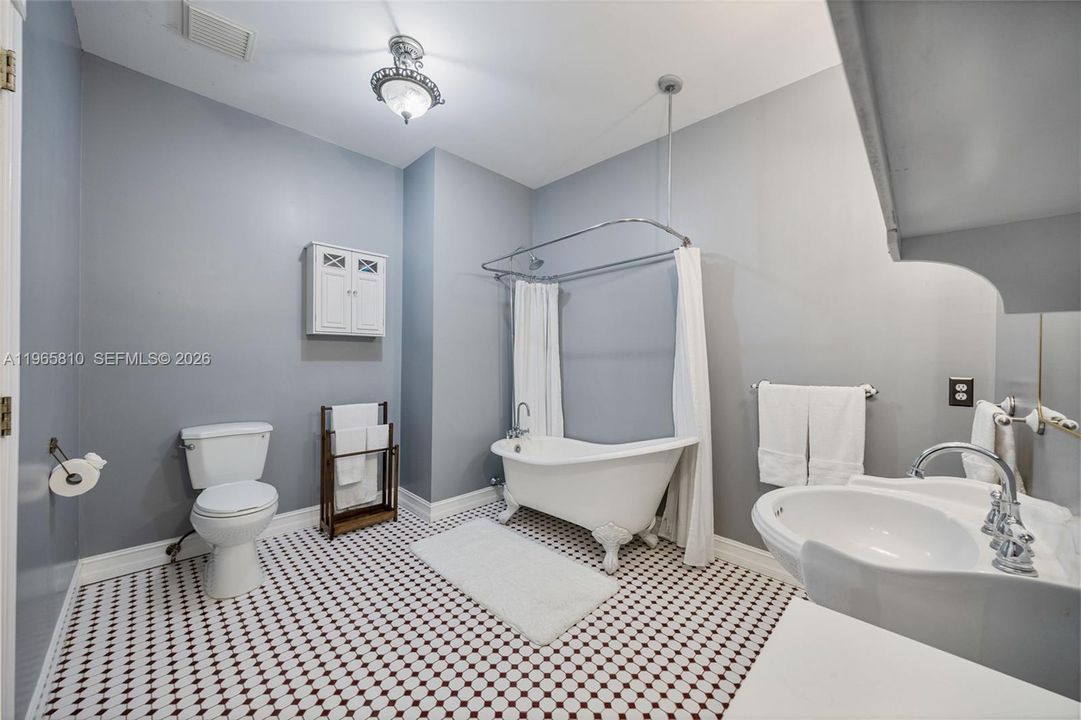 Recently Sold: $988,910 (4 beds, 3 baths, 3499 Square Feet)