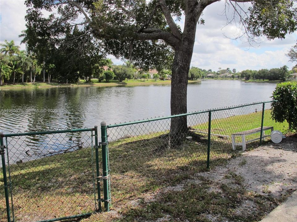 На продажу: $899,000 (5 спален, 3 ванн, 2828 Квадратных фут)