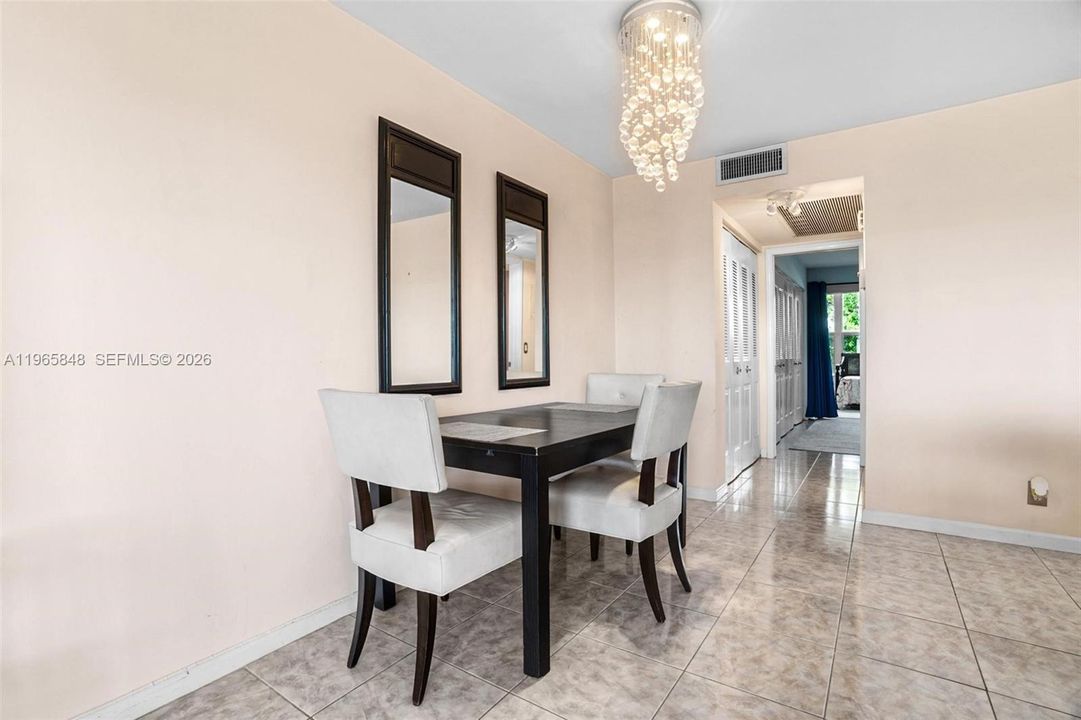 На продажу: $128,000 (1 спален, 1 ванн, 702 Квадратных фут)