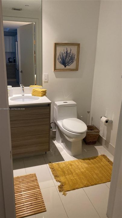 For Sale: $589,000 (1 beds, 2 baths, 725 Square Feet)