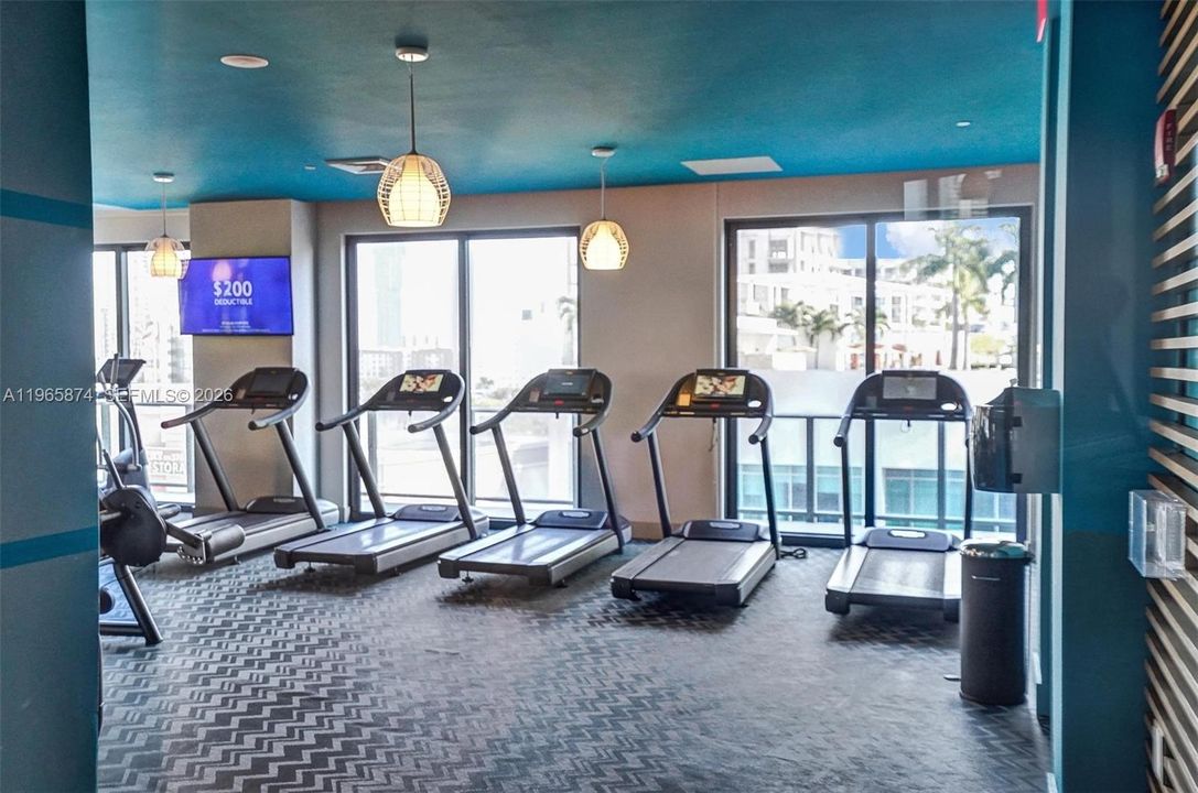 For Sale: $589,000 (1 beds, 2 baths, 725 Square Feet)
