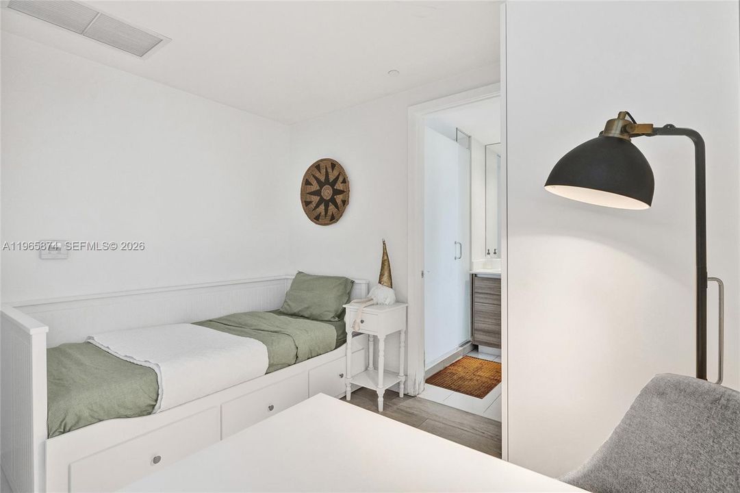 En Venta: $585,000 (1 camas, 2 baños, 725 Pies cuadrados)