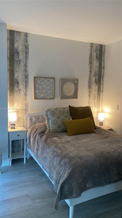 For Sale: $589,000 (1 beds, 2 baths, 725 Square Feet)