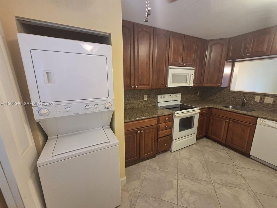 En Venta: $99,000 (1 camas, 2 baños, 912 Pies cuadrados)