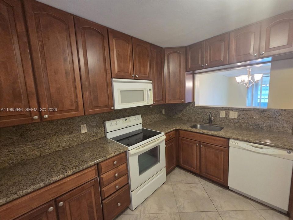 En Venta: $99,000 (1 camas, 2 baños, 912 Pies cuadrados)