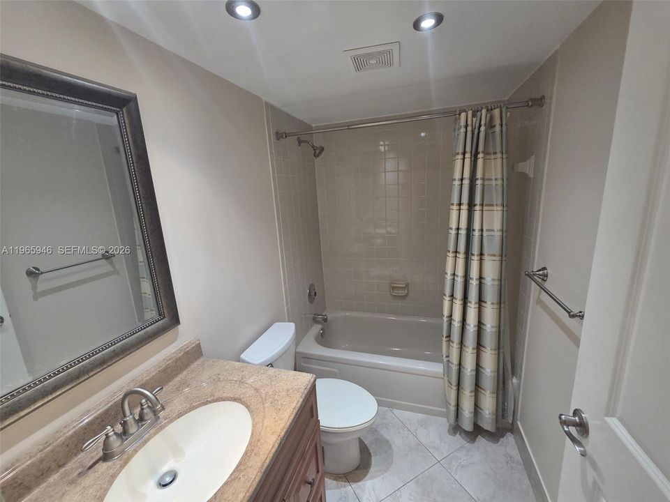 En Venta: $99,000 (1 camas, 2 baños, 912 Pies cuadrados)