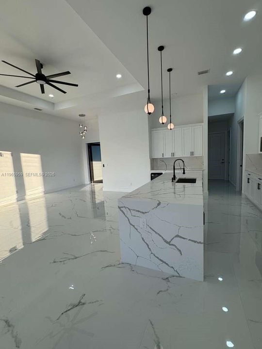 For Sale: $575,000 (4 beds, 4 baths, 2097 Square Feet)