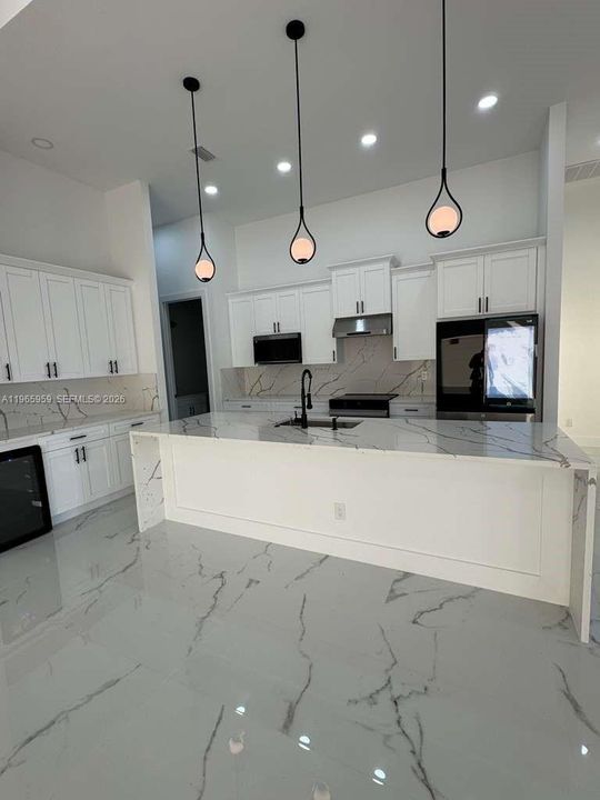 For Sale: $575,000 (4 beds, 4 baths, 2097 Square Feet)