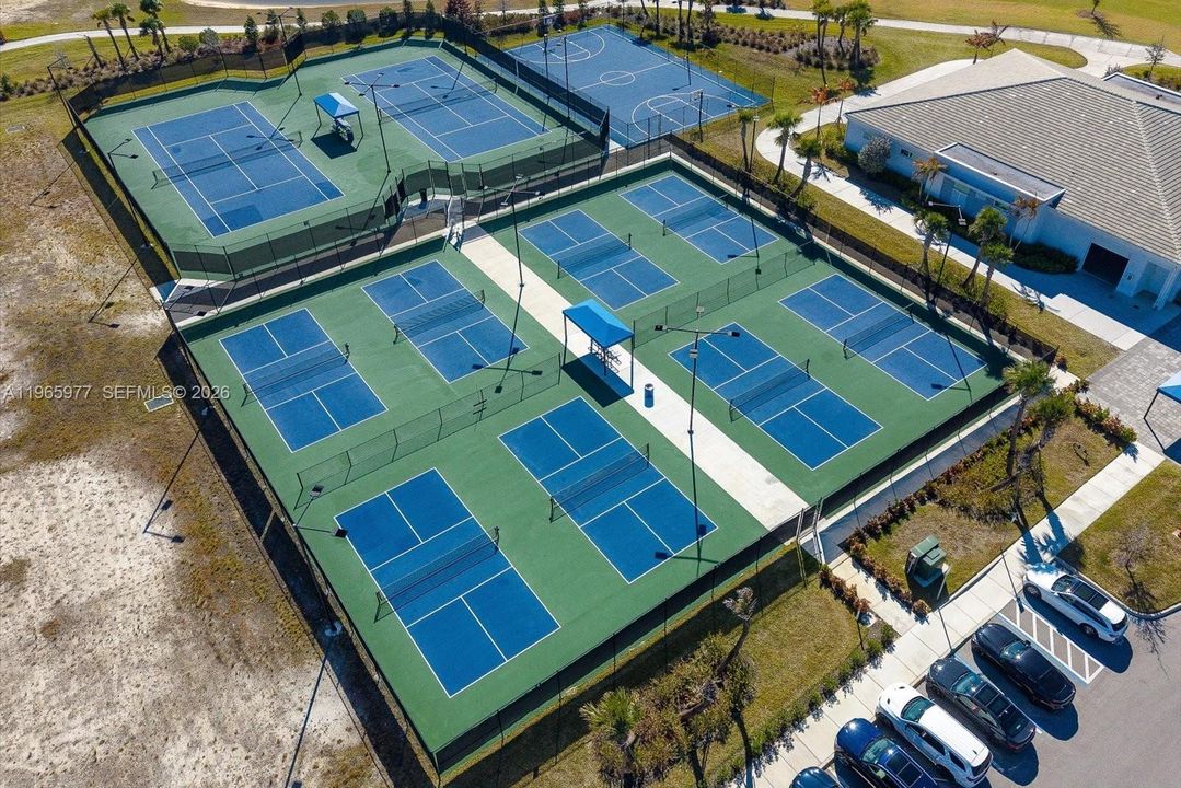 En Venta: $775,000 (3 camas, 4 baños, 2496 Pies cuadrados)