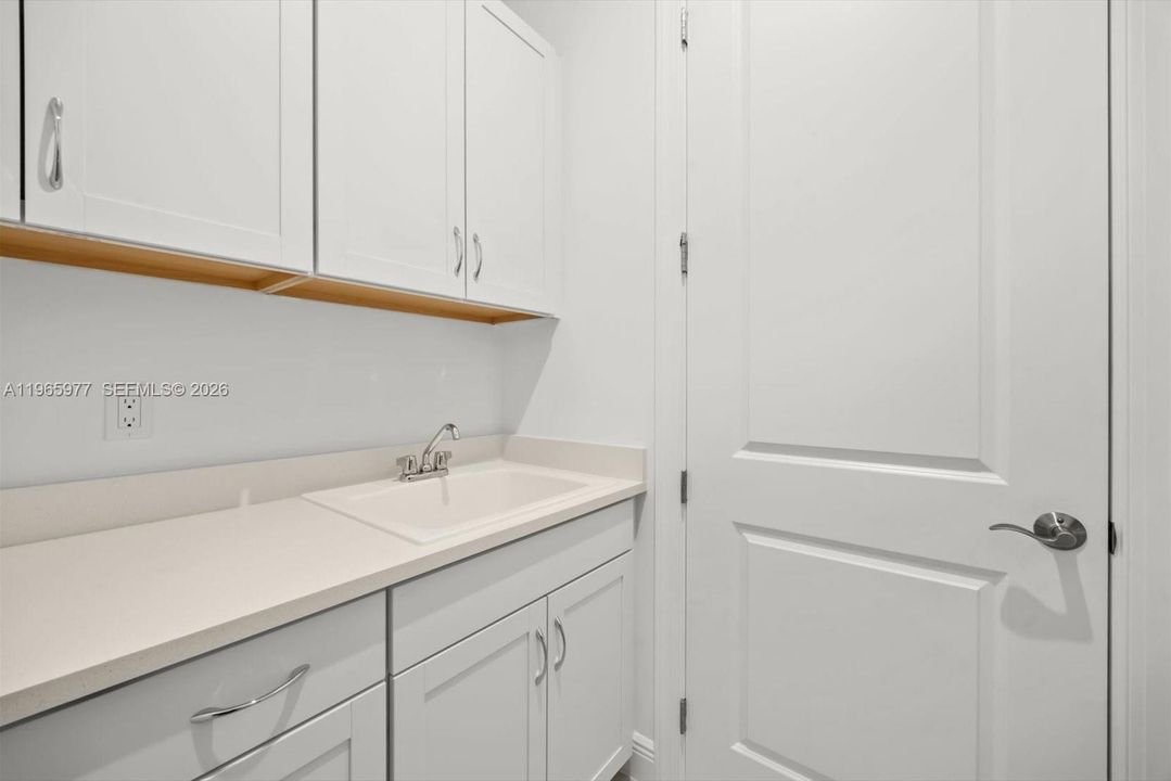 En Venta: $775,000 (3 camas, 4 baños, 2496 Pies cuadrados)