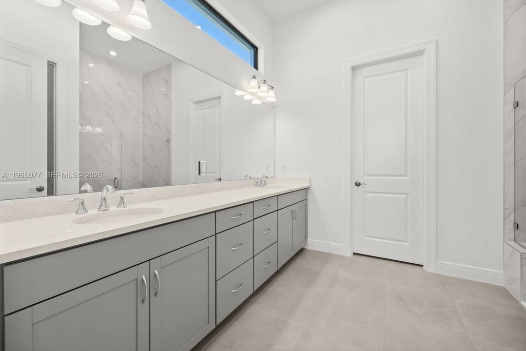 En Venta: $775,000 (3 camas, 4 baños, 2496 Pies cuadrados)