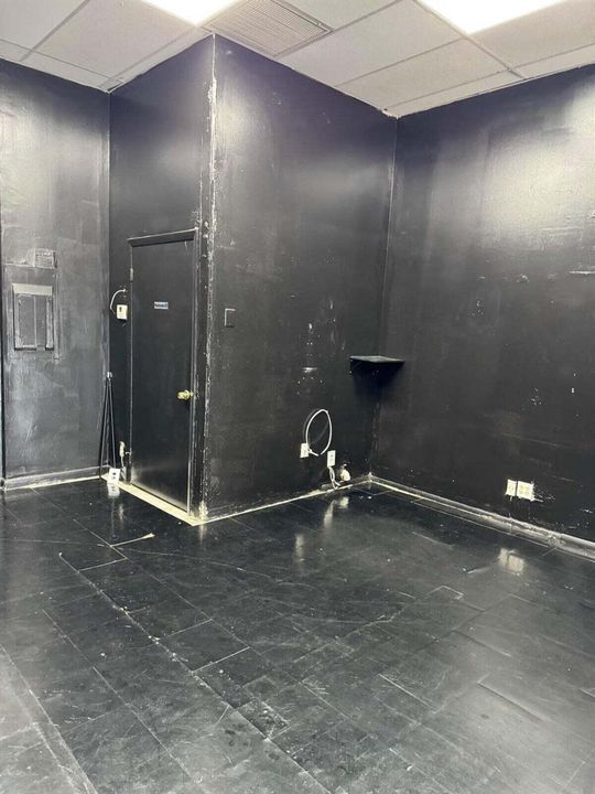restroom.Ste 18