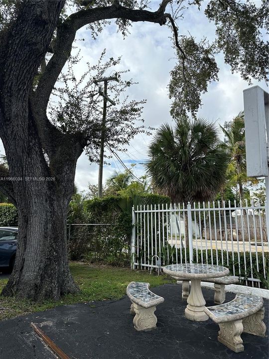 Activo con contrato: $200,000 (1 camas, 1 baños, 746 Pies cuadrados)