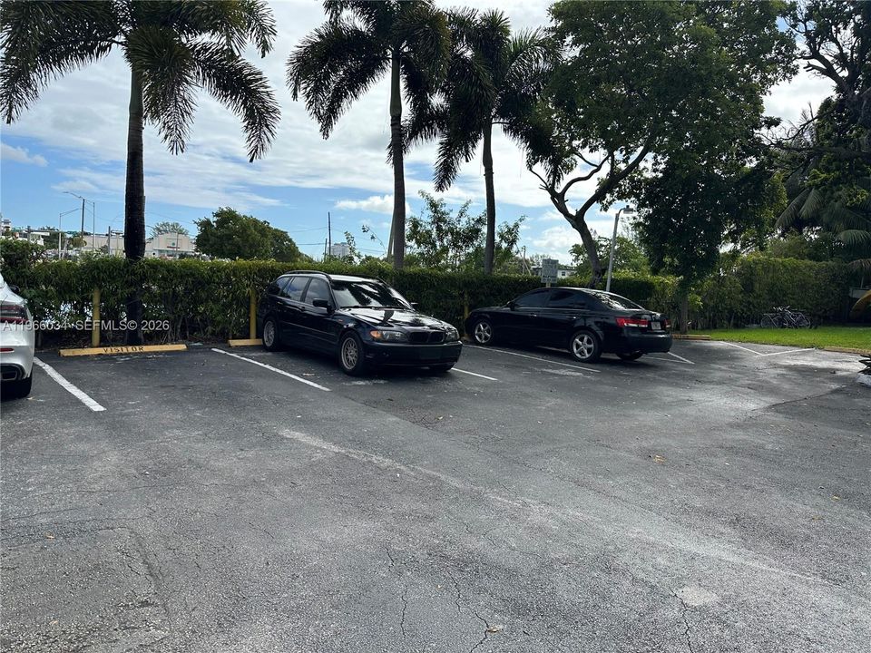 Activo con contrato: $200,000 (1 camas, 1 baños, 746 Pies cuadrados)