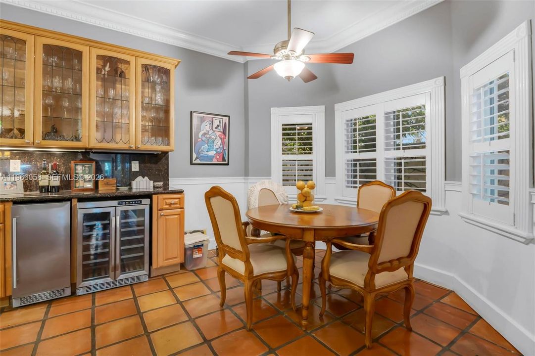 For Sale: $950,000 (3 beds, 2 baths, 2314 Square Feet)