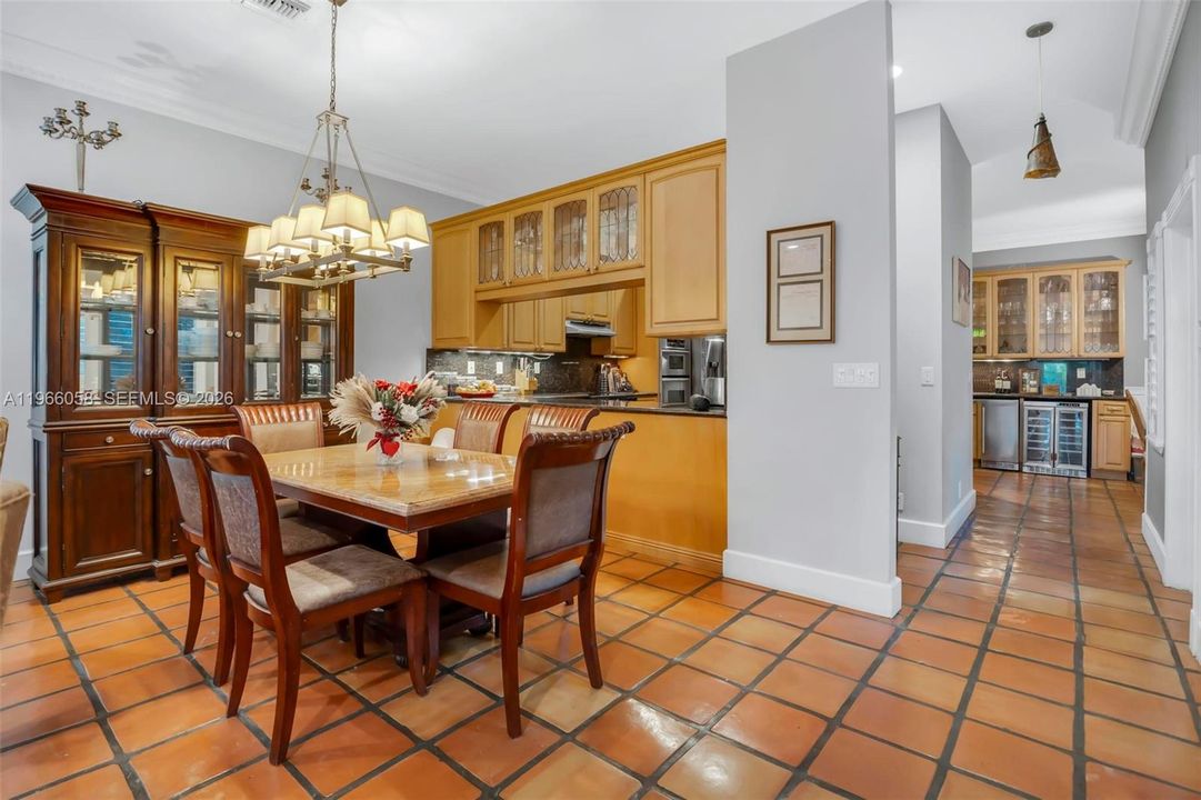 For Sale: $950,000 (3 beds, 2 baths, 2314 Square Feet)