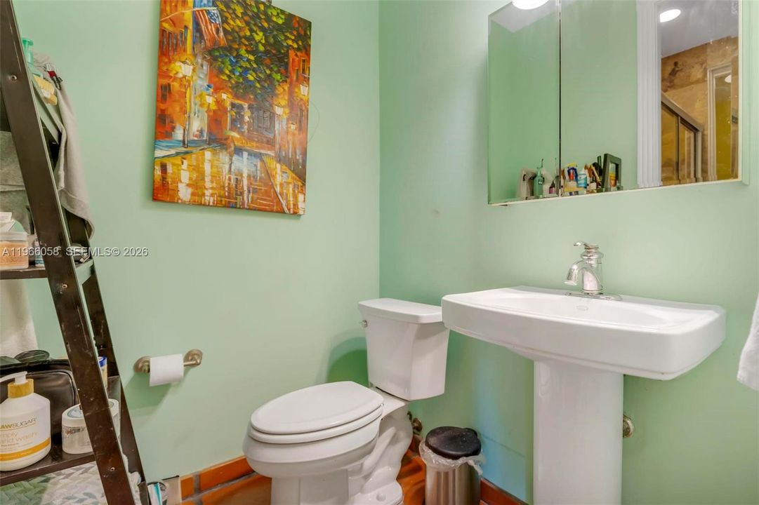 For Sale: $950,000 (3 beds, 2 baths, 2314 Square Feet)